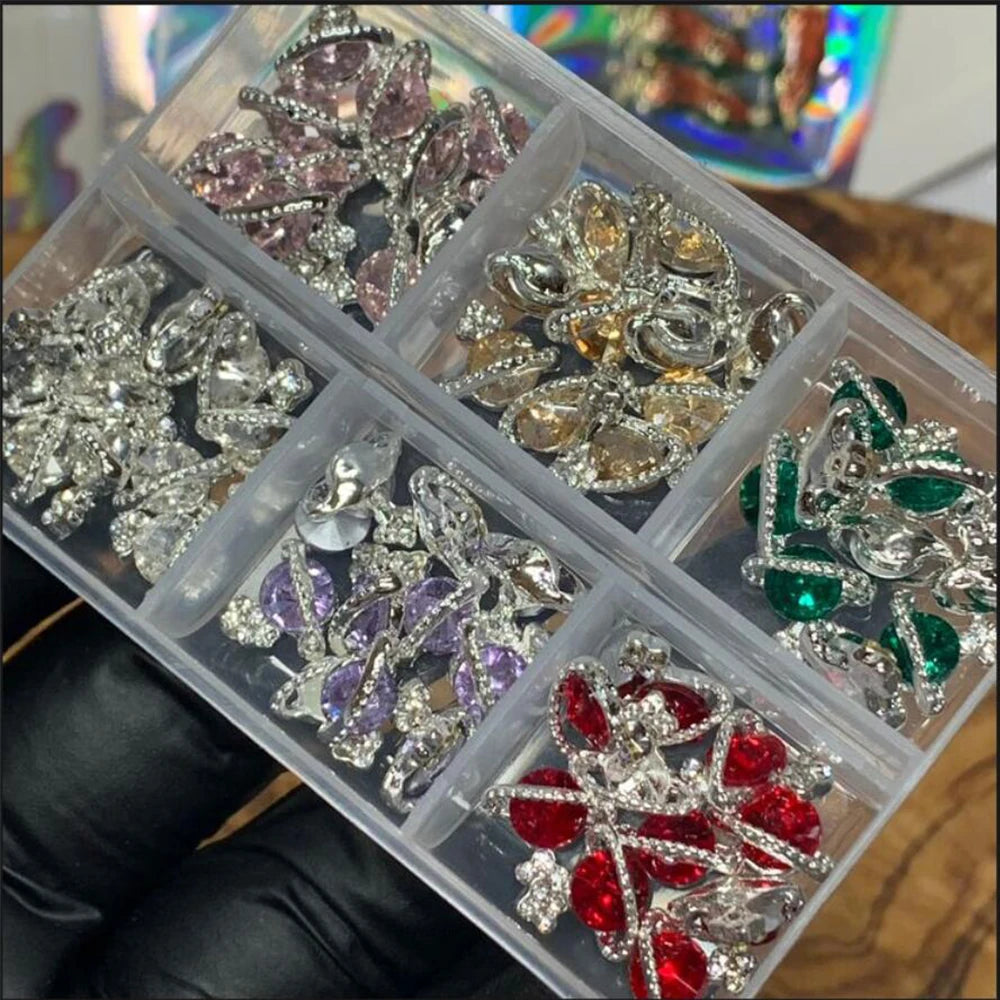 About 24Pcs/Box Mixed Designer Gems Nail Charms 10-15mm Luxury Parts Jewelry Y2K Planet Bow Hearts Rhinestones Nails Decoration*