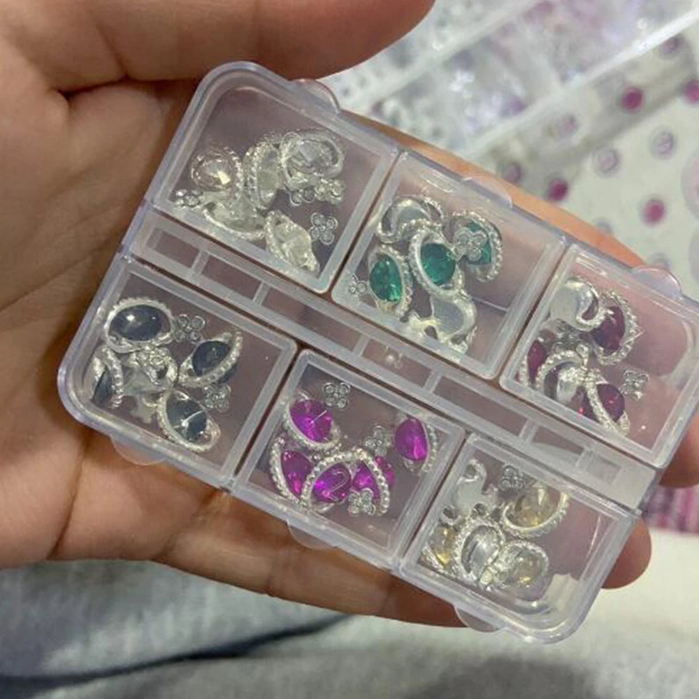 About 24Pcs/Box Mixed Designer Gems Nail Charms 10-15mm Luxury Parts Jewelry Y2K Planet Bow Hearts Rhinestones Nails Decoration*