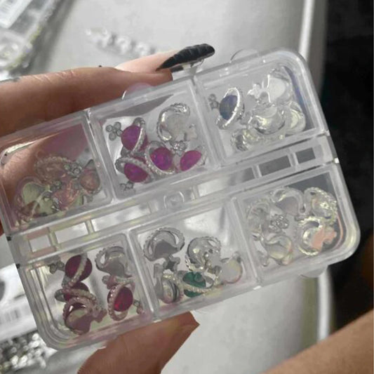 About 24Pcs/Box Mixed Designer Gems Nail Charms 10-15mm Luxury Parts Jewelry Y2K Planet Bow Hearts Rhinestones Nails Decoration*